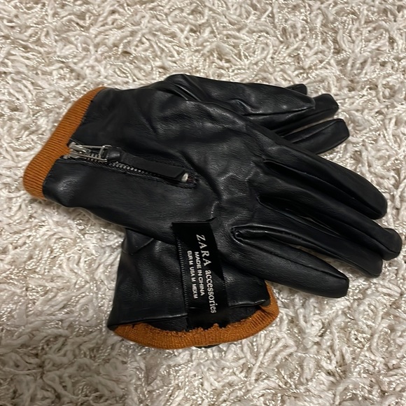 Sold Zara Women Leather Gloves - Picture 4 of 4